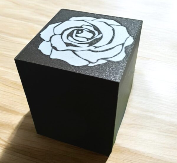 Porta deck e miniature per Black Rose Wars
